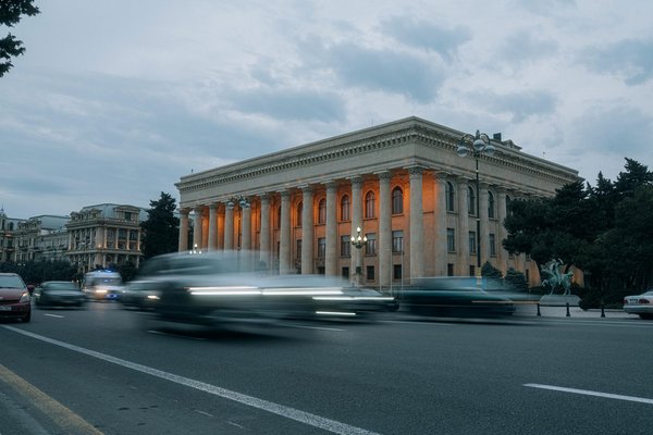 Psychologie et Dynamiques des Rôles Sociaux : Une Analyse Détaillée et Captivante